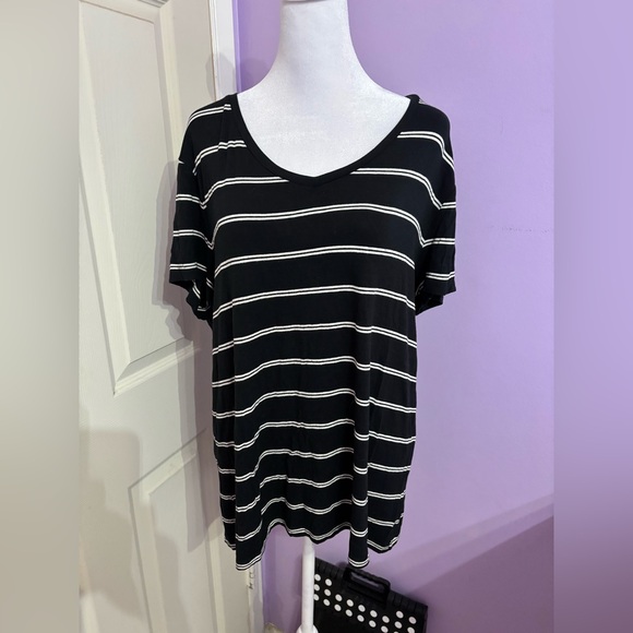 Mossimo Supply Co. Black White Striped Tee - Picture 1 of 3